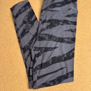 Lularoe Gray and Black Zebra Print Leggings OS